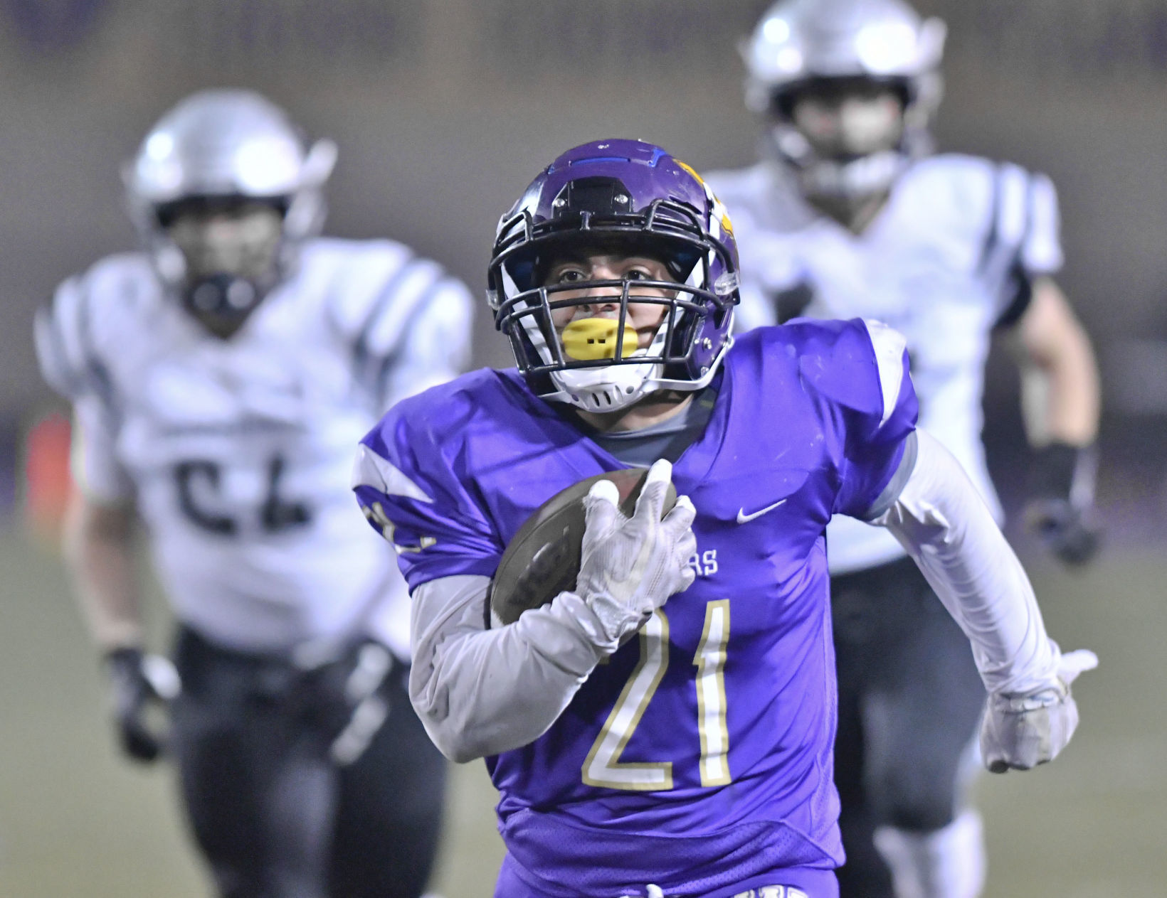 111618 Stockdale Righetti football 04.jpg